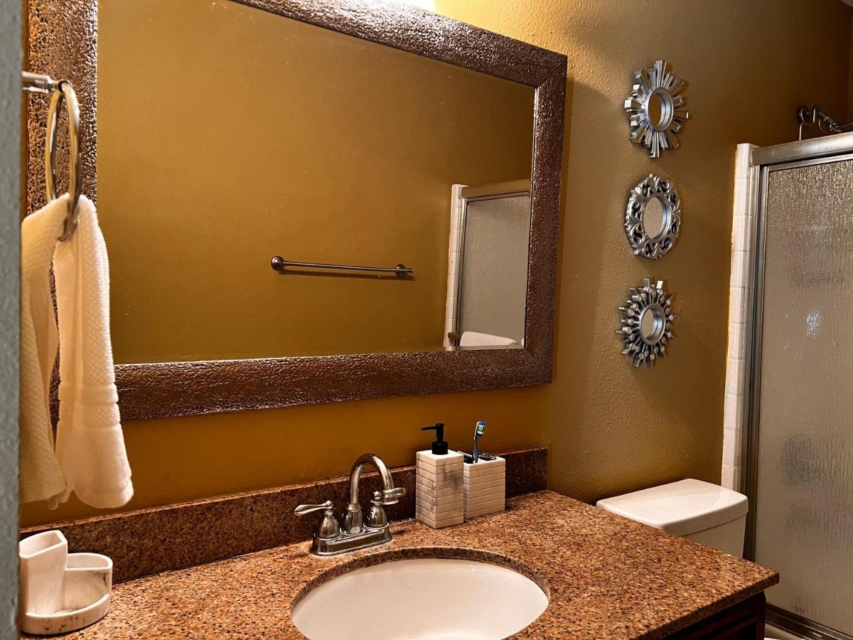 Modern Room With Shared Bathroom Alafaya المظهر الخارجي الصورة